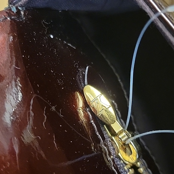 LOUIS VUITTON Sobe Wine red patent clutch bag - Picture 7 of 17